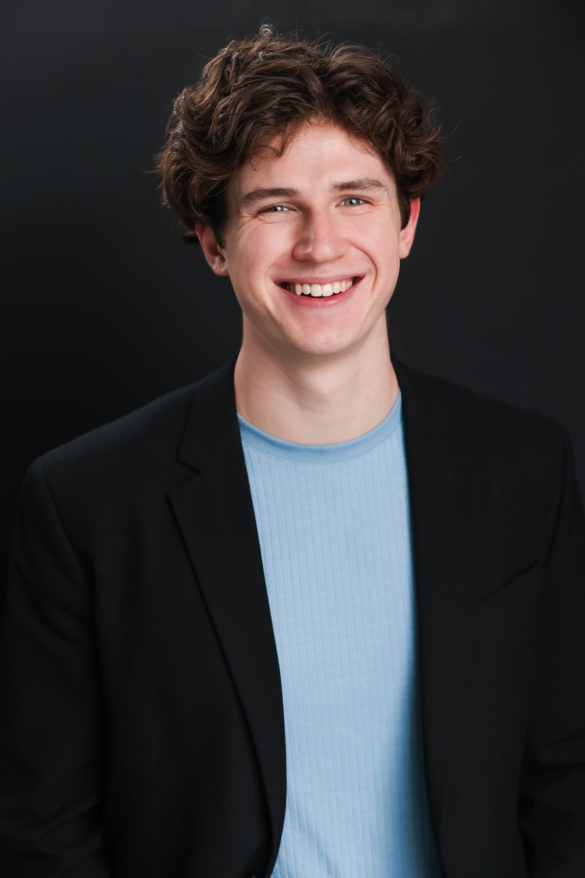 Nathan Gallop, singer and pianist